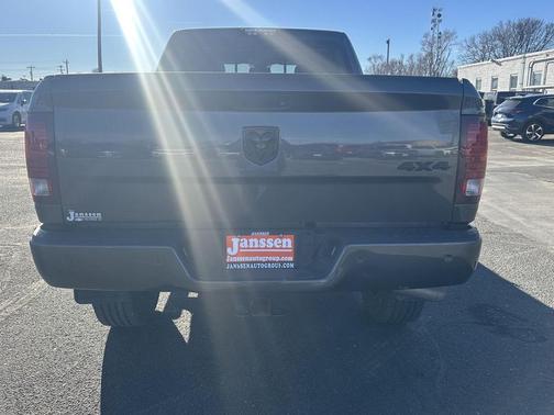 2017 RAM 2500 Laramie Crew Cab 4x4 6'4' Box