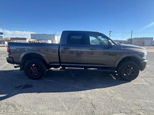 2017 RAM 2500 Laramie Crew Cab 4x4 6'4' Box