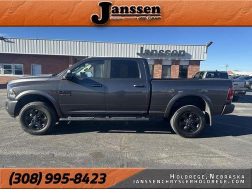 2017 RAM 2500 Laramie Crew Cab 4x4 6'4' Box