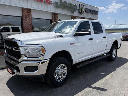 2020 RAM 2500 Tradesman Crew Cab 4X4 6'4' Box