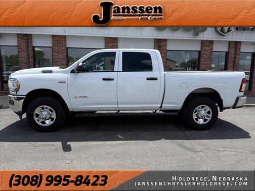 2020 RAM 2500 Tradesman Crew Cab 4X4 6'4' Box
