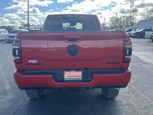 2024 RAM 2500 Big Horn Crew Cab 4x4 6'4' Box