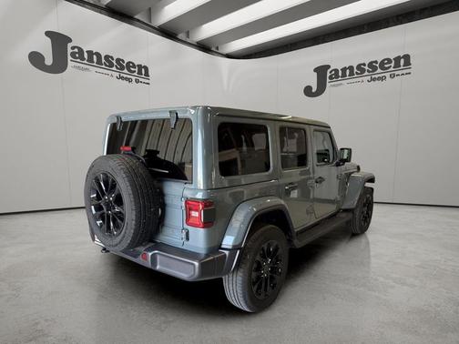 Anvil Clearcoat 2025 Jeep Wrangler 4xe Sahara