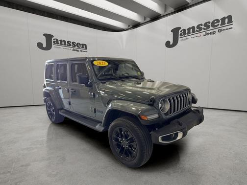 Anvil Clearcoat 2025 Jeep Wrangler 4xe Sahara