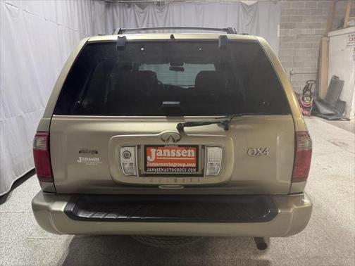 2002 INFINITI QX4 Luxury