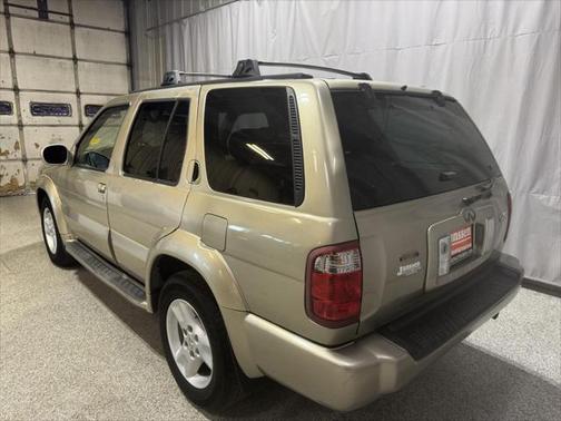 2002 INFINITI QX4 Luxury