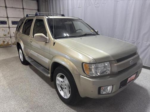 2002 INFINITI QX4 Luxury
