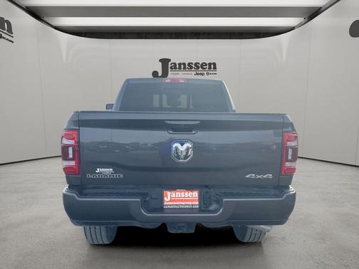 2024 RAM 2500 Laramie Crew Cab 4x4 6'4' Box