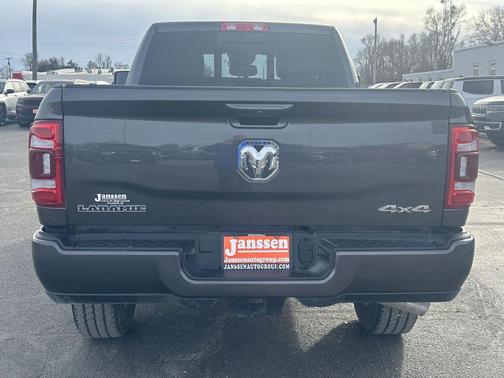 2024 RAM 2500 Laramie Crew Cab 4x4 6'4' Box