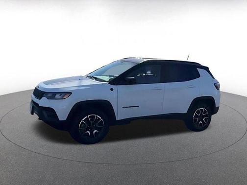 Bright White Clearcoat 2025 Jeep Compass Trailhawk