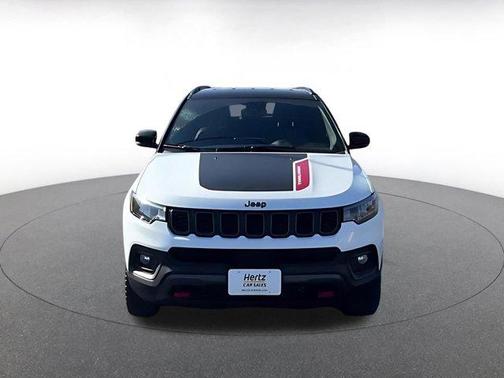 Bright White Clearcoat 2025 Jeep Compass Trailhawk