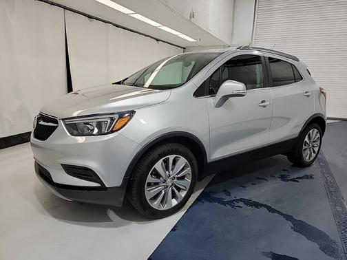 Photo 5 of 27 of 2018 Buick Encore Preferred
