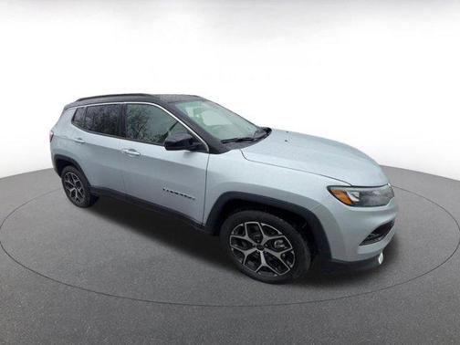 Silver Zynith Metallic Clearcoat 2025 Jeep Compass Limited