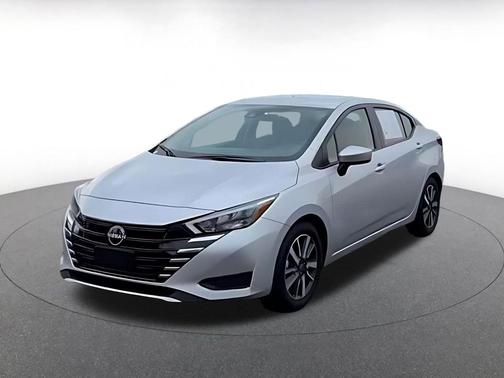 Brilliant Silver Metallic 2025 Nissan Versa 1.6 SV