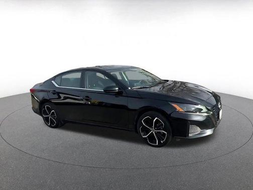 2025 Nissan Altima SR FWD