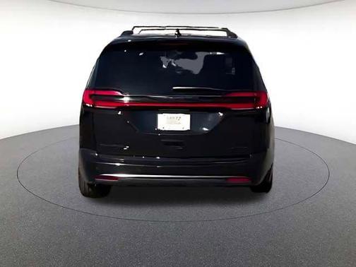 Diamond Black Crystal Pearlcoat 2025 Chrysler Pacifica Limited