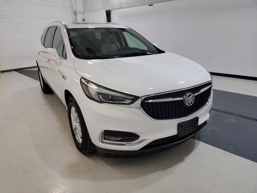 Photo 2 of 27 of 2018 Buick Enclave Essence