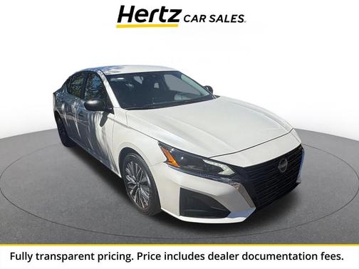 Pearl White Tricoat 2025 Nissan Altima SV FWD