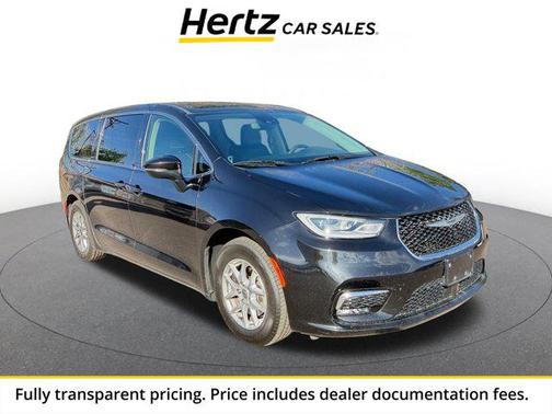 Brilliant Black Crystal Pearlcoat 2023 Chrysler Pacifica Touring L