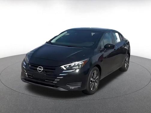 Super Black 2025 Nissan Versa 1.6 SV