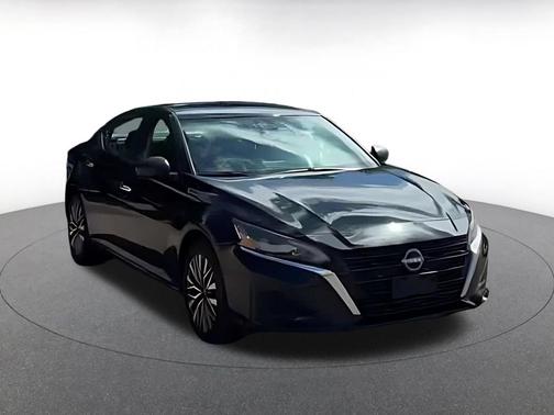 Super Black 2025 Nissan Altima SV FWD