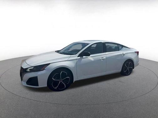 2024 Nissan Altima SR FWD
