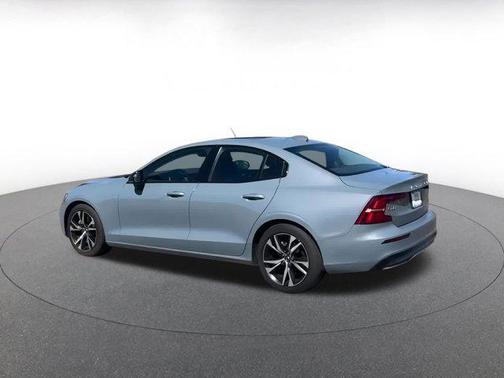 2024 Volvo S60 B5 Core Dark Theme