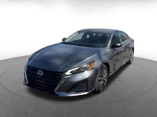 Gun Metallic 2025 Nissan Altima SV FWD