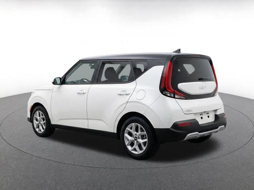 Snow White Pearl 2025 Kia Soul LX