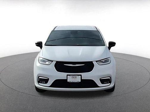 2025 Chrysler Pacifica L