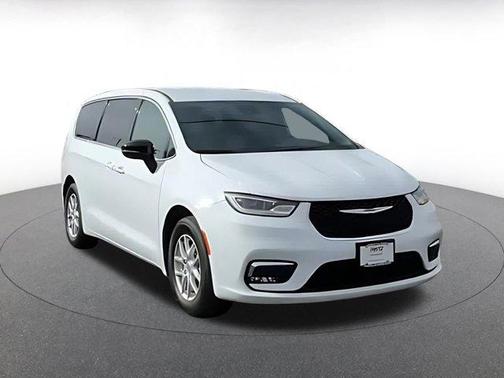 2025 Chrysler Pacifica L