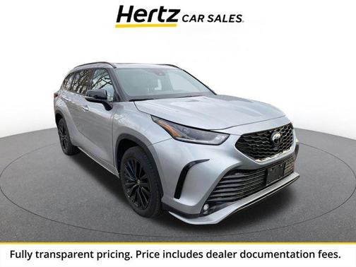 Celestial Silver Metallic 2025 Toyota Highlander LE