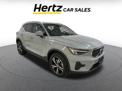 2024 Volvo XC40 CORE