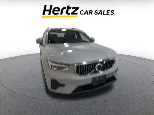 2024 Volvo XC40 CORE
