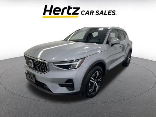 2024 Volvo XC40 CORE