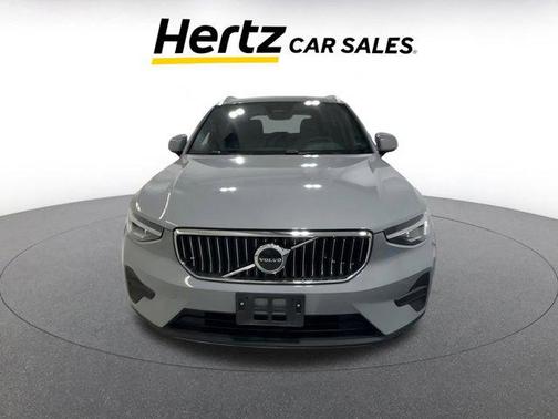 2024 Volvo XC40 CORE