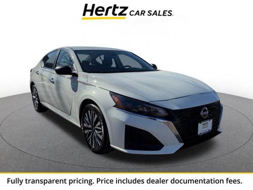 Glacier White 2025 Nissan Altima SV FWD