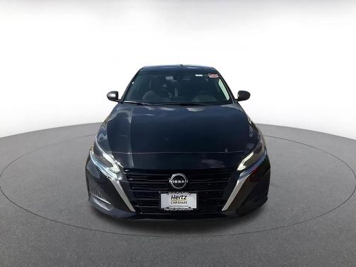 Super Black 2025 Nissan Altima SV FWD