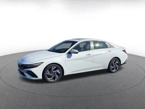 2025 Hyundai ELANTRA SEL