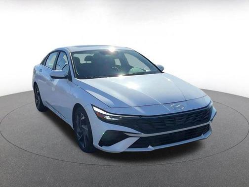 2025 Hyundai ELANTRA SEL