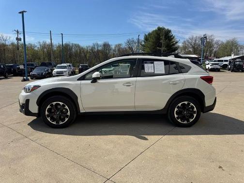 Crystal White Pearl 2023 Subaru Crosstrek PREMIUM