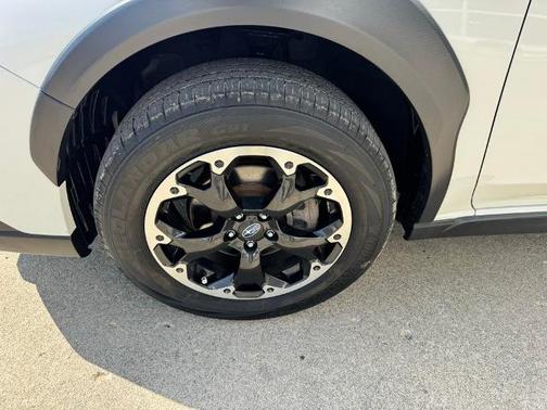 Crystal White Pearl 2023 Subaru Crosstrek PREMIUM