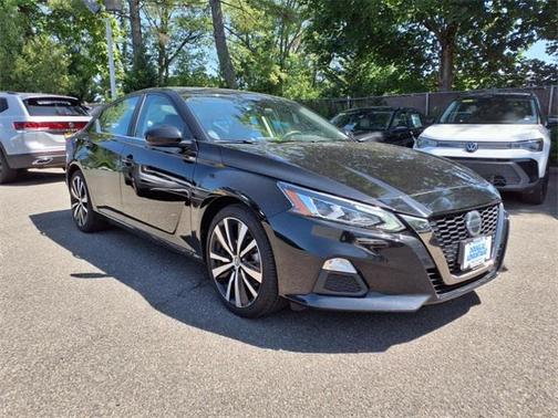 2022 Nissan Altima SR FWD
