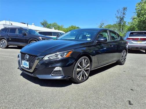 2022 Nissan Altima SR FWD