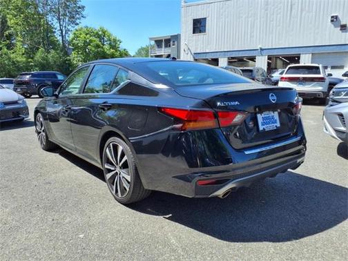 2022 Nissan Altima SR FWD