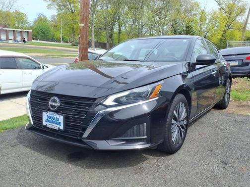 Super Black 2024 Nissan Altima 2.5 SV