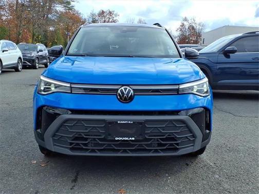 2025 Volkswagen Taos 1.5T SE Black