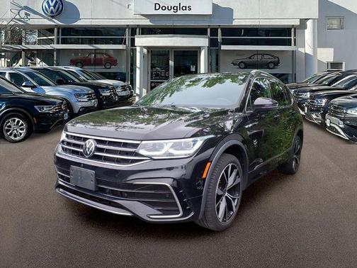 Deep Black Pearl 2023 Volkswagen Tiguan 2.0T SEL R-Line 4MOTION