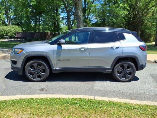 Billet Silver Metallic Clearcoat 2021 Jeep Compass Latitude