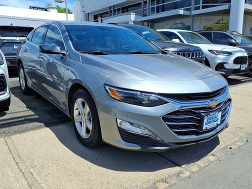 Sterling Gray Metallic 2024 Chevrolet Malibu FWD 1LT